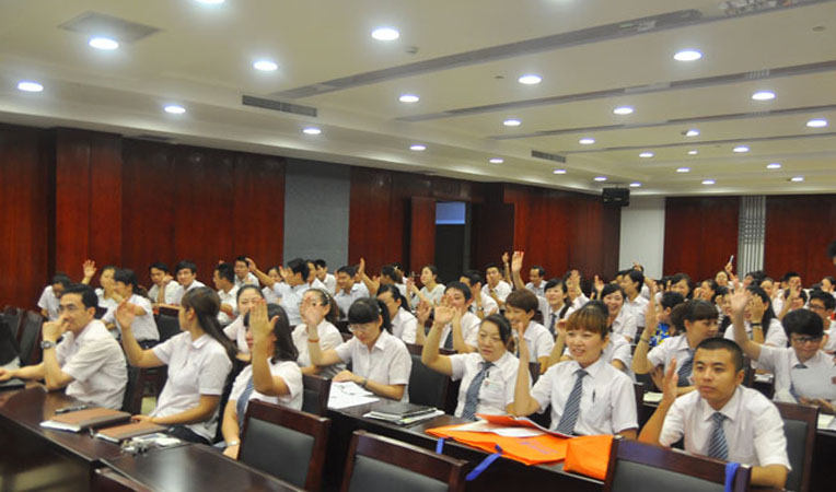 講師與學(xué)員互動培訓(xùn)