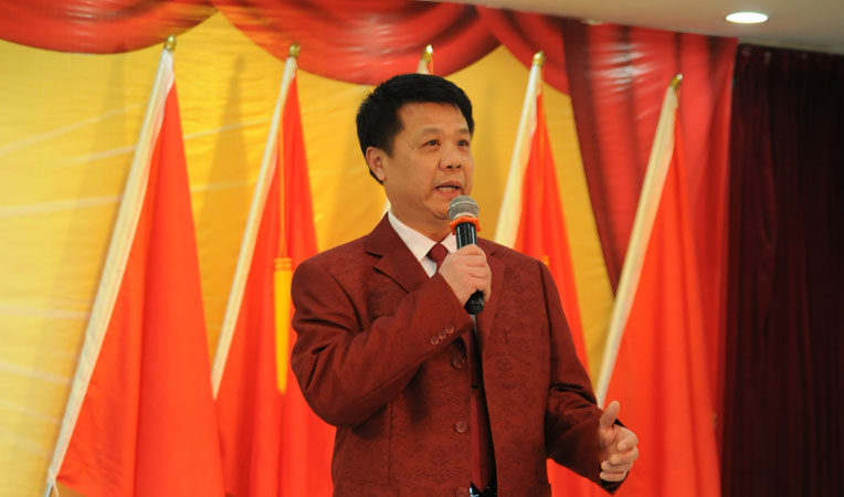 后勤機(jī)關(guān)帶來的男生獨(dú)唱《口碑》