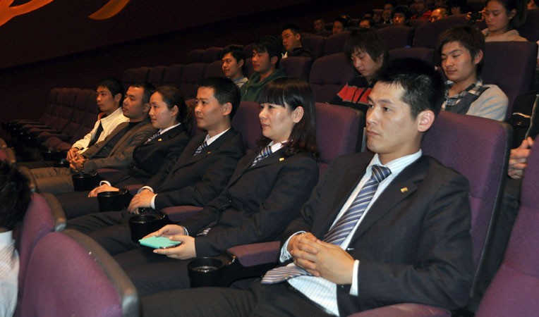 華億集團團委成員參加揭幕儀式