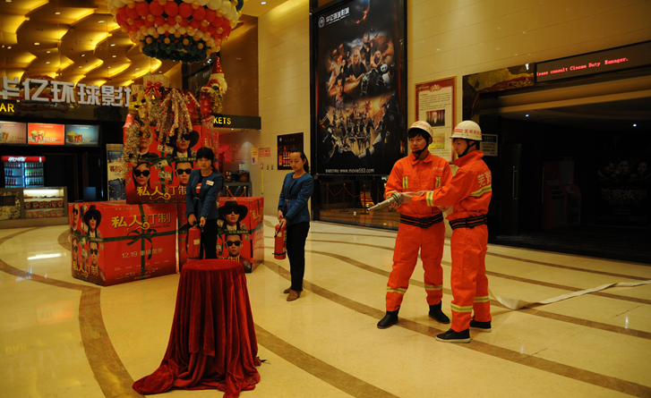 偉晨文化公司組織模擬消防演習(xí)