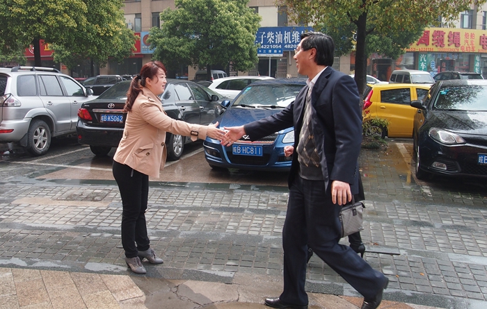 蕪湖市商務局局長韓明新蒞臨華億生活超市視察