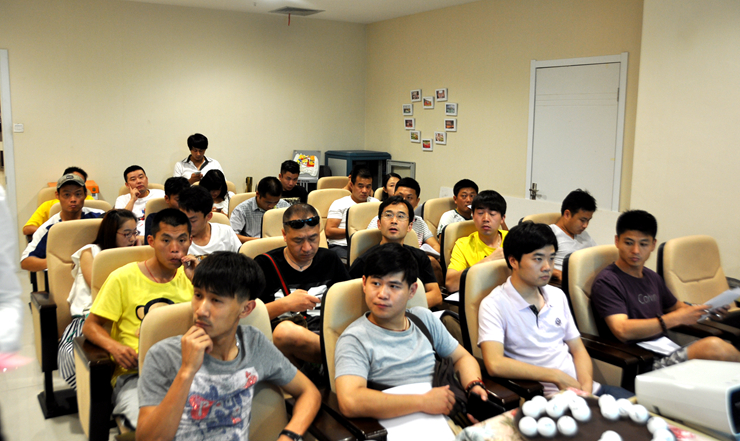 24支球隊領隊來到現場參加抽簽儀式