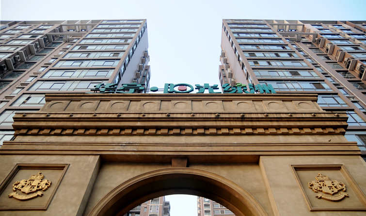 華亭陽光綠洲小區(qū)仰視圖