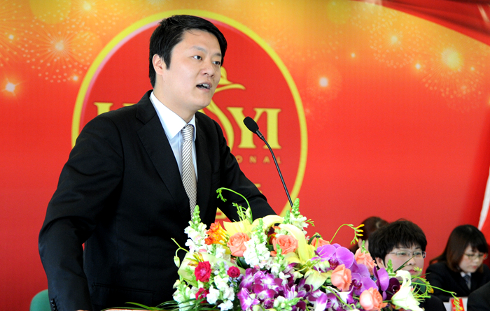 項領總裁發表講話