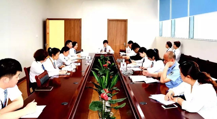 華億星隆店組織員工讀書交流會活動