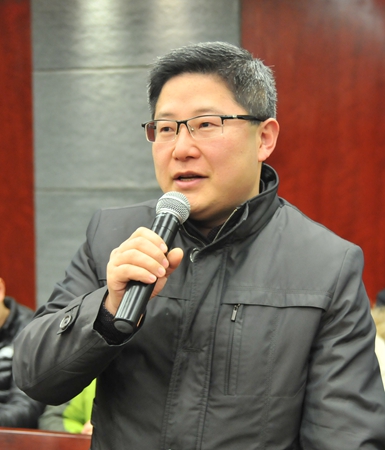 集團總裁助理、資金運營處處長崔巍崴向大家拜年