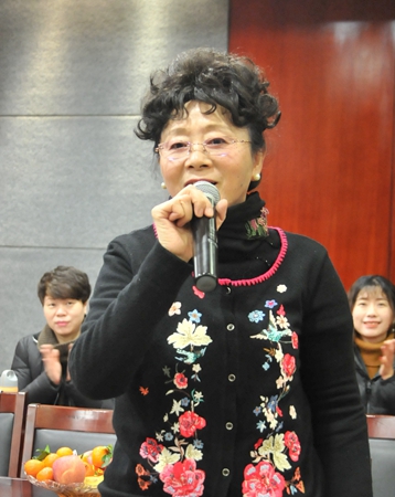 華億國際副總經理章國琴拜年